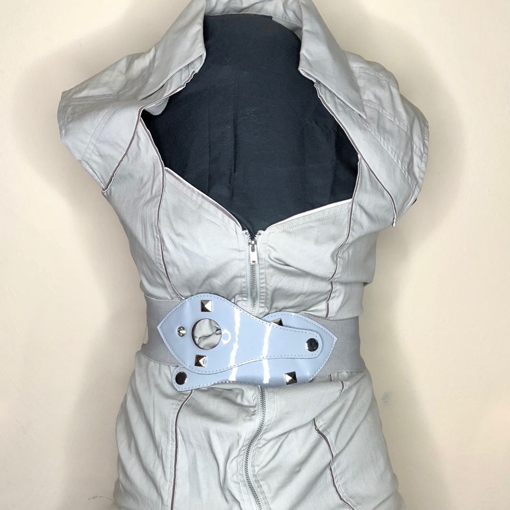 2b Bebe Front Zipped Dress with Waist Belt